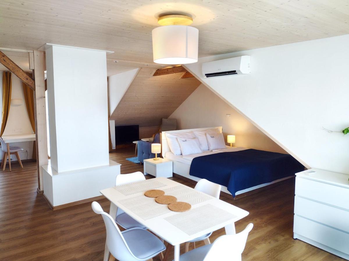 Kollarovi Apartment